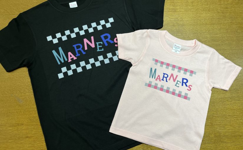 MARNERSというチームのオリジナルTシャツの写真です。